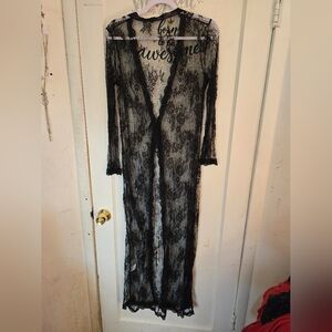Elegant Black Lace Long Robe 1x